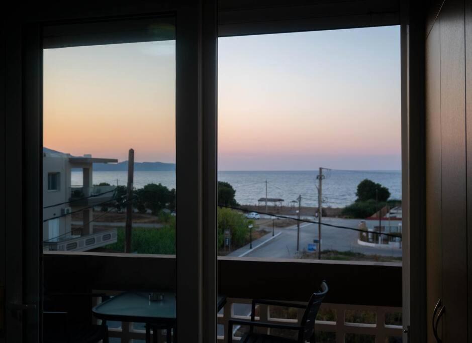 Smell Of The Sea Apartment Kissamos Bagian luar foto